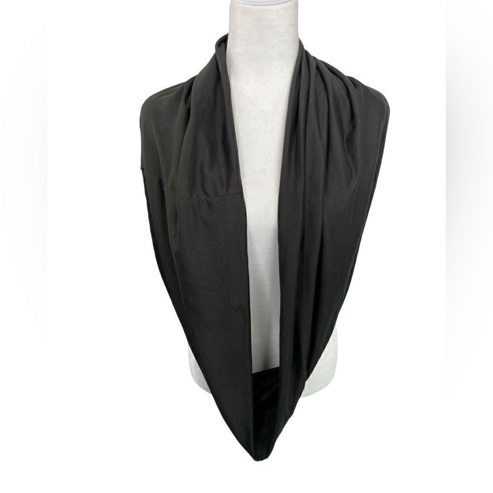 Beyond Yoga Women's Brown Hidden Zipper Pocket Infinity Scarf One Size